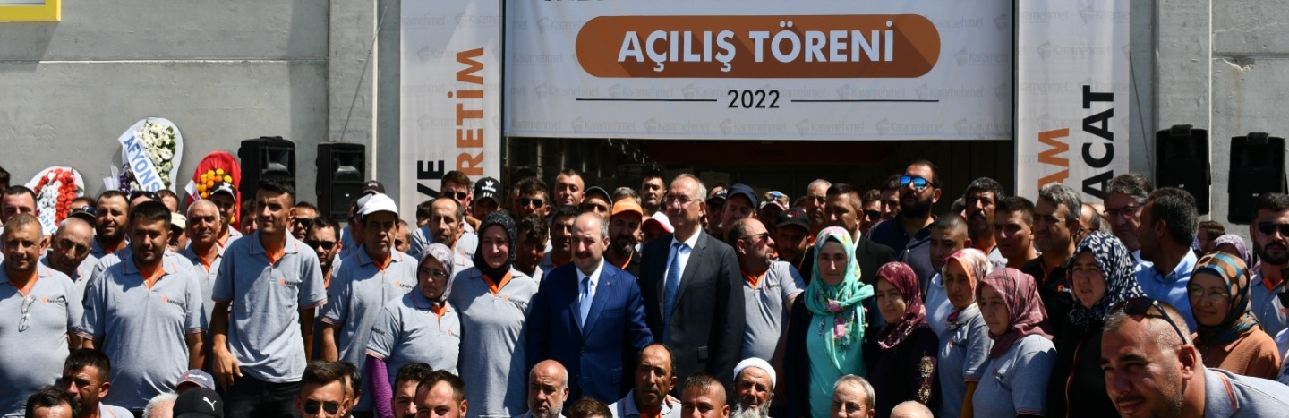 Sanayi ve Teknoloji Bakanı Mustafa Varank, İscehisar Mermer İhtisas OSB'de yer alan Karamehmet Mermer Fabrikası'nın açılış törenine katıldı.
